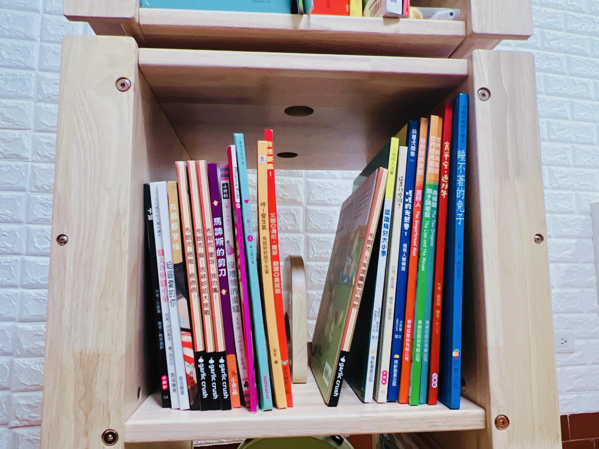 ★好物分享★ Man & Kids 無限探索旋轉書櫃,超推薦 ★好物分享★ Man & Kids 無限探索旋轉書櫃,超推薦