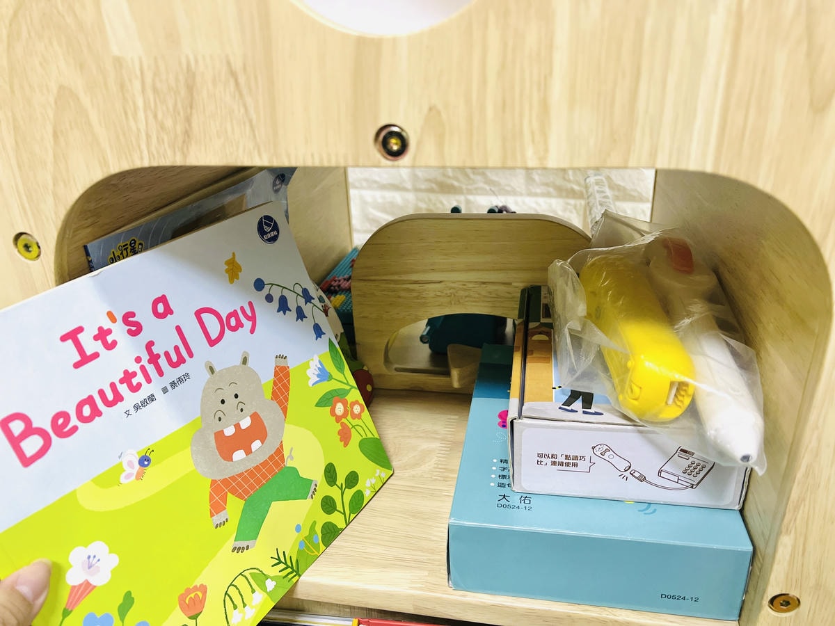 ★好物分享★ Man & Kids 無限探索旋轉書櫃,超推薦 ★好物分享★ Man & Kids 無限探索旋轉書櫃,超推薦