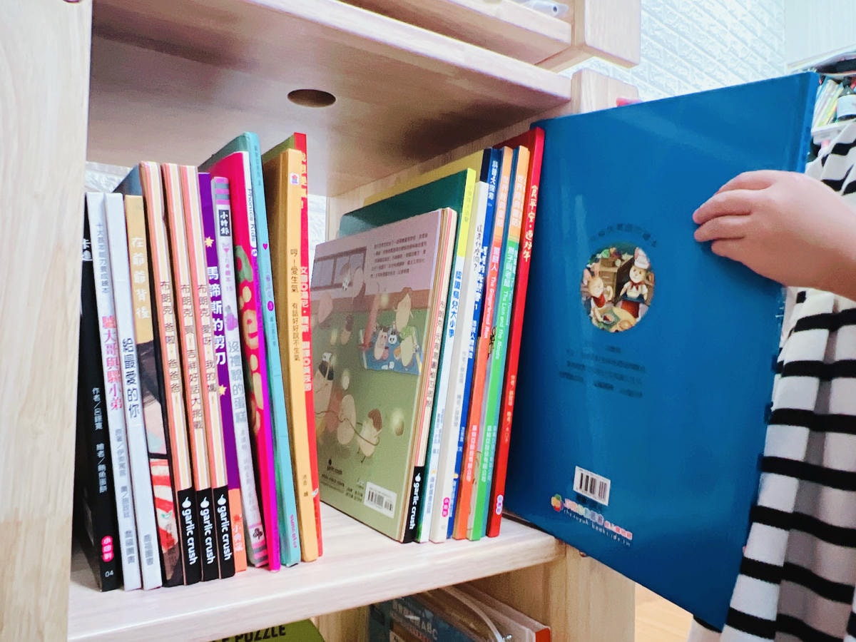★好物分享★ Man & Kids 無限探索旋轉書櫃,超推薦 ★好物分享★ Man & Kids 無限探索旋轉書櫃,超推薦