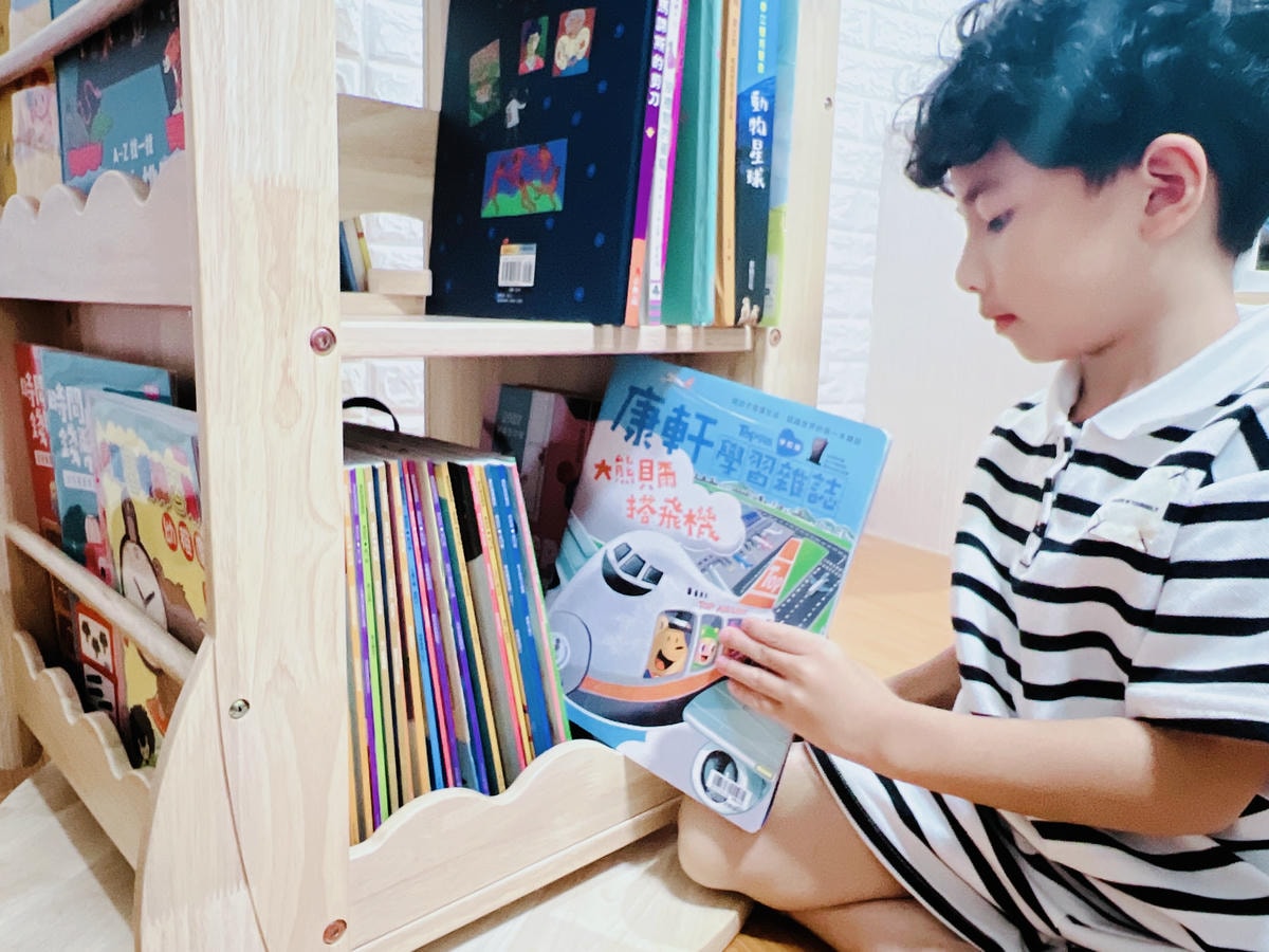 ★好物分享★ Man & Kids 無限探索旋轉書櫃,超推薦 ★好物分享★ Man & Kids 無限探索旋轉書櫃,超推薦