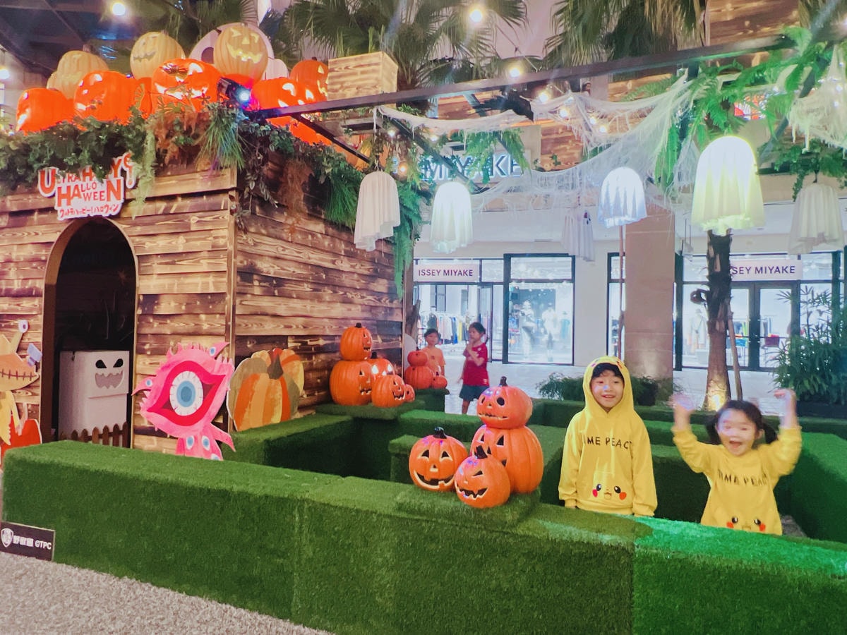 ★新北●林口三井*萬聖特輯---迷霧之都*四公尺高的超人力霸 ★新北●林口三井*萬聖特輯---迷霧之都*四公尺高的超人力霸