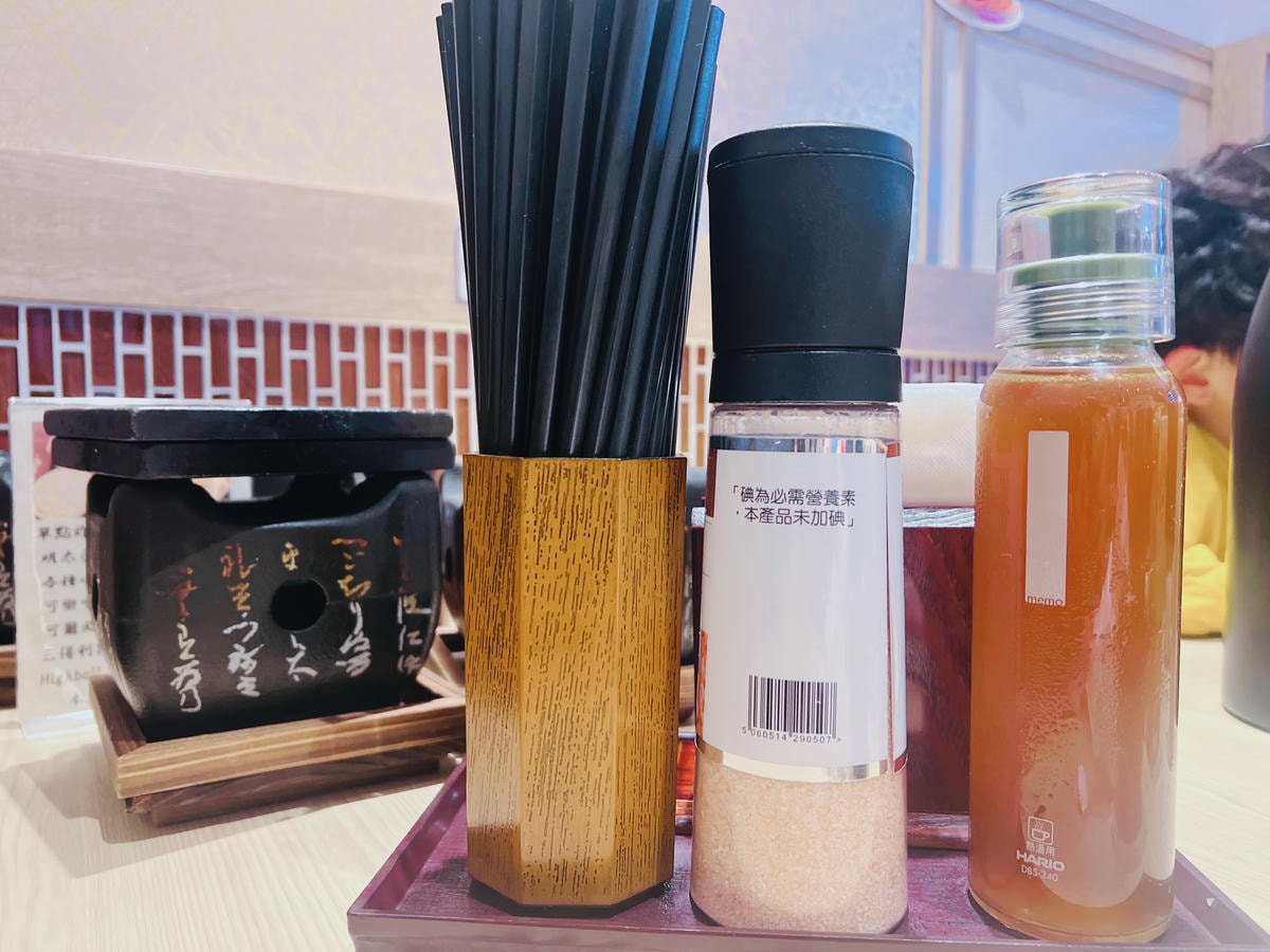 ★新北●林口三井*萬聖特輯---迷霧之都*四公尺高的超人力霸 ★新北●林口三井*萬聖特輯---迷霧之都*四公尺高的超人力霸