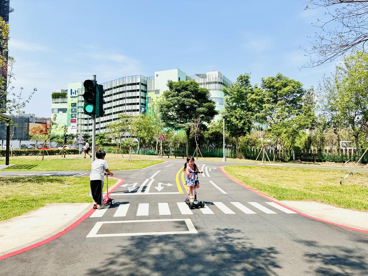 ★台中親子景點推薦★泉源兒童主題特色遊戲場,台中首座兒童交通 ★台中親子景點推薦★泉源兒童主題特色遊戲場,台中首座兒童交通