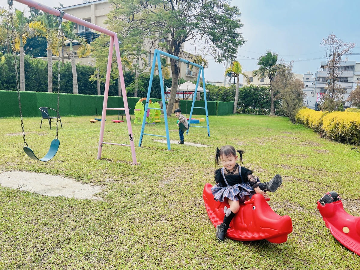 ★彰化●哈比雪兒親子餐廳*有大草皮遊戲區、小火車、餵魚區,不 ★彰化●哈比雪兒親子餐廳*有大草皮遊戲區、小火車、餵魚區,不