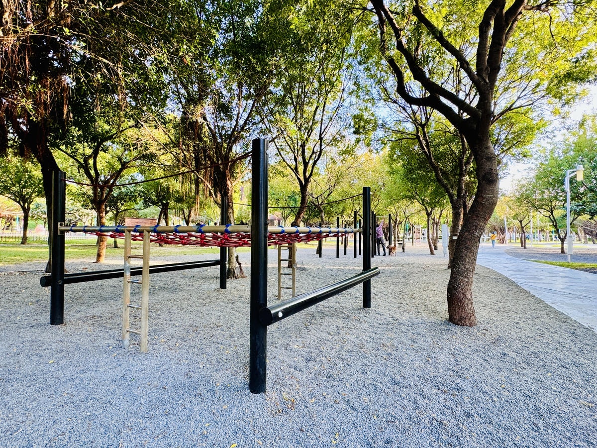 ★台中親子景點推薦★最新特色遊戲場『中央公園--飛行美樂地』 ★台中親子景點推薦★最新特色遊戲場『中央公園--飛行美樂地』