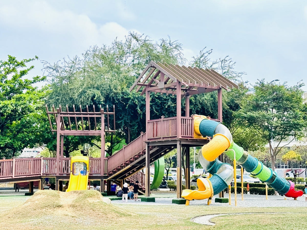 ★嘉義親子景點推薦★超萌青蛙主題『文化公園-諸羅樹蛙遊戲場』