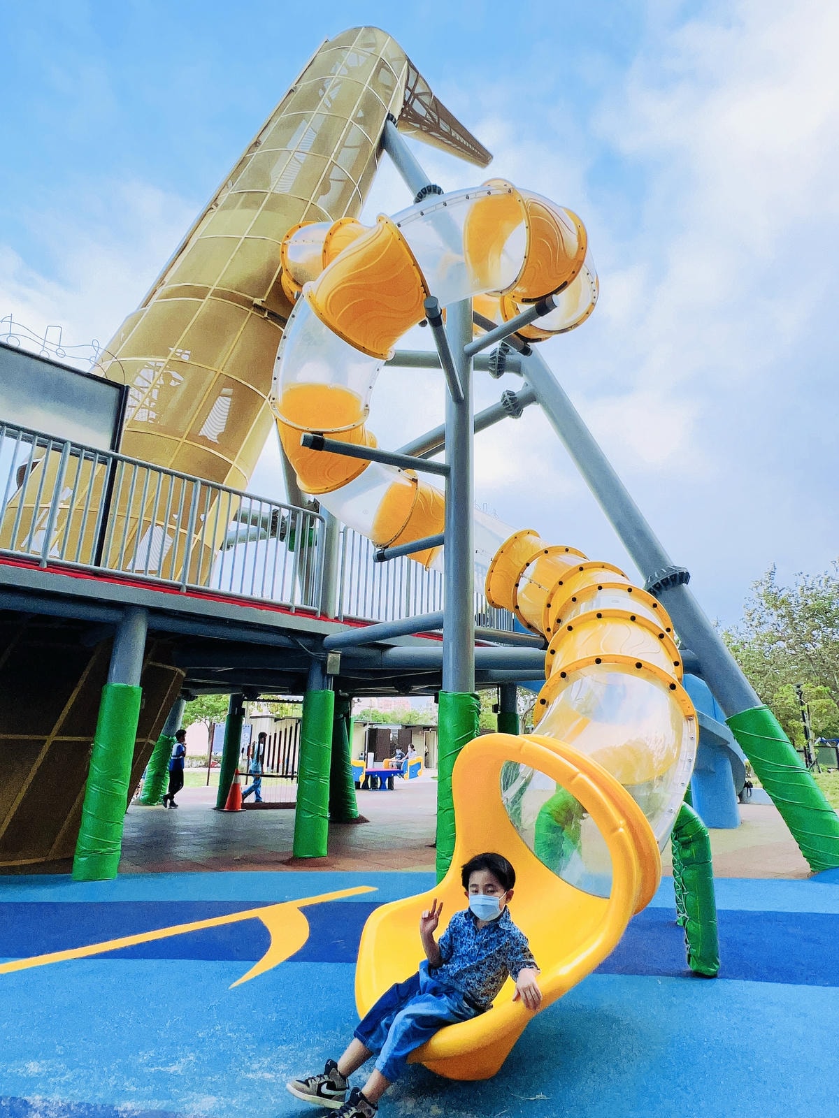 ★苗栗●頭份*音樂公園*七公尺高的薩克斯風特色公園,好玩又放 ★苗栗●頭份*音樂公園*七公尺高的薩克斯風特色公園,好玩又放