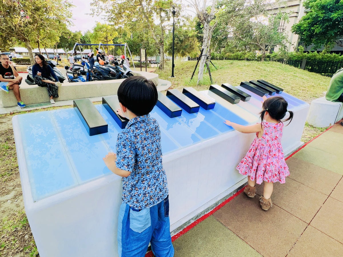 ★苗栗●頭份*音樂公園*七公尺高的薩克斯風特色公園,好玩又放 ★苗栗●頭份*音樂公園*七公尺高的薩克斯風特色公園,好玩又放