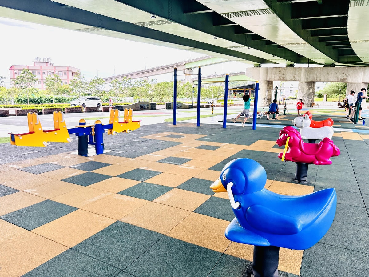 ★苗栗親子景點推薦★超好玩『頭份滑步車公園』全新大改造,S型 ★苗栗親子景點推薦★超好玩『頭份滑步車公園』全新大改造,S型