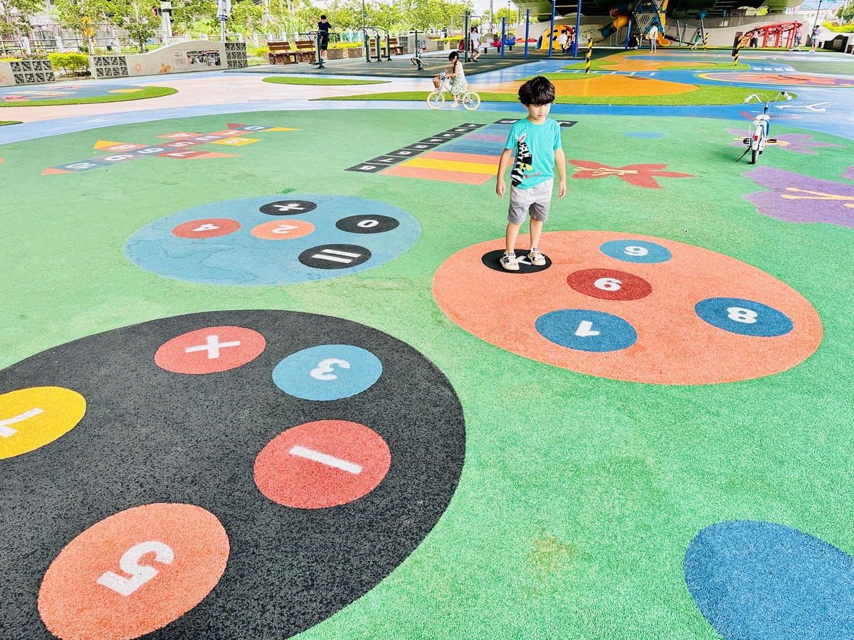 ★苗栗親子景點推薦★超好玩『頭份滑步車公園』全新大改造,S型 ★苗栗親子景點推薦★超好玩『頭份滑步車公園』全新大改造,S型