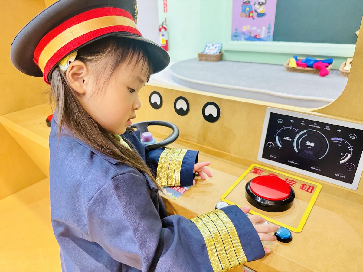 ★桃園親子景點推薦★以車車為主題的『中壢五權親子館』,超擬真 ★桃園親子景點推薦★以車車為主題的『中壢五權親子館』,超擬真