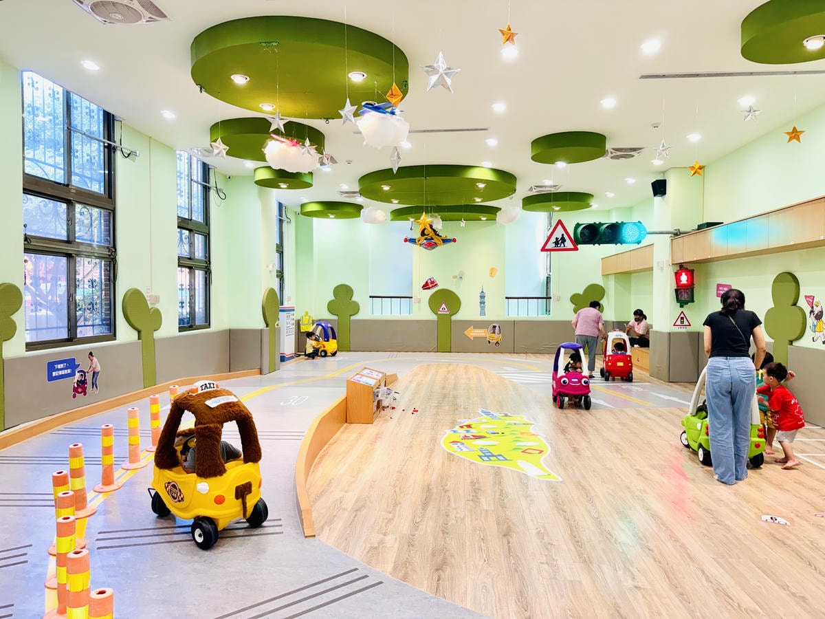 ★桃園親子景點推薦★以車車為主題的『中壢五權親子館』,超擬真 ★桃園親子景點推薦★以車車為主題的『中壢五權親子館』,超擬真