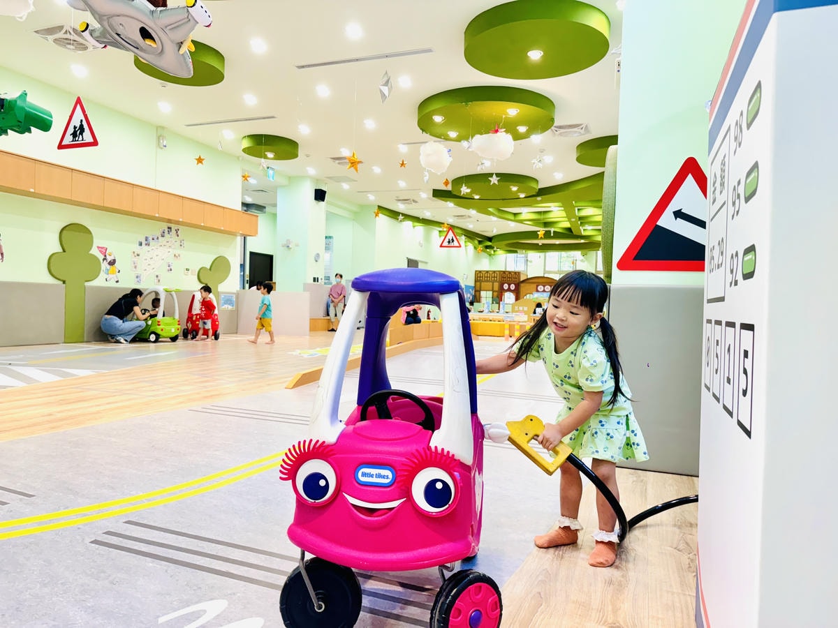 ★桃園親子景點推薦★以車車為主題的『中壢五權親子館』,超擬真 ★桃園親子景點推薦★以車車為主題的『中壢五權親子館』,超擬真