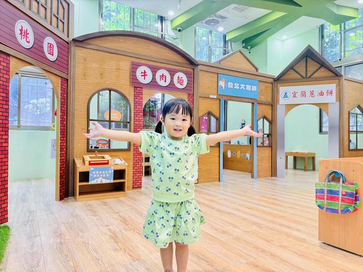 ★桃園親子景點推薦★以車車為主題的『中壢五權親子館』,超擬真 ★桃園親子景點推薦★以車車為主題的『中壢五權親子館』,超擬真