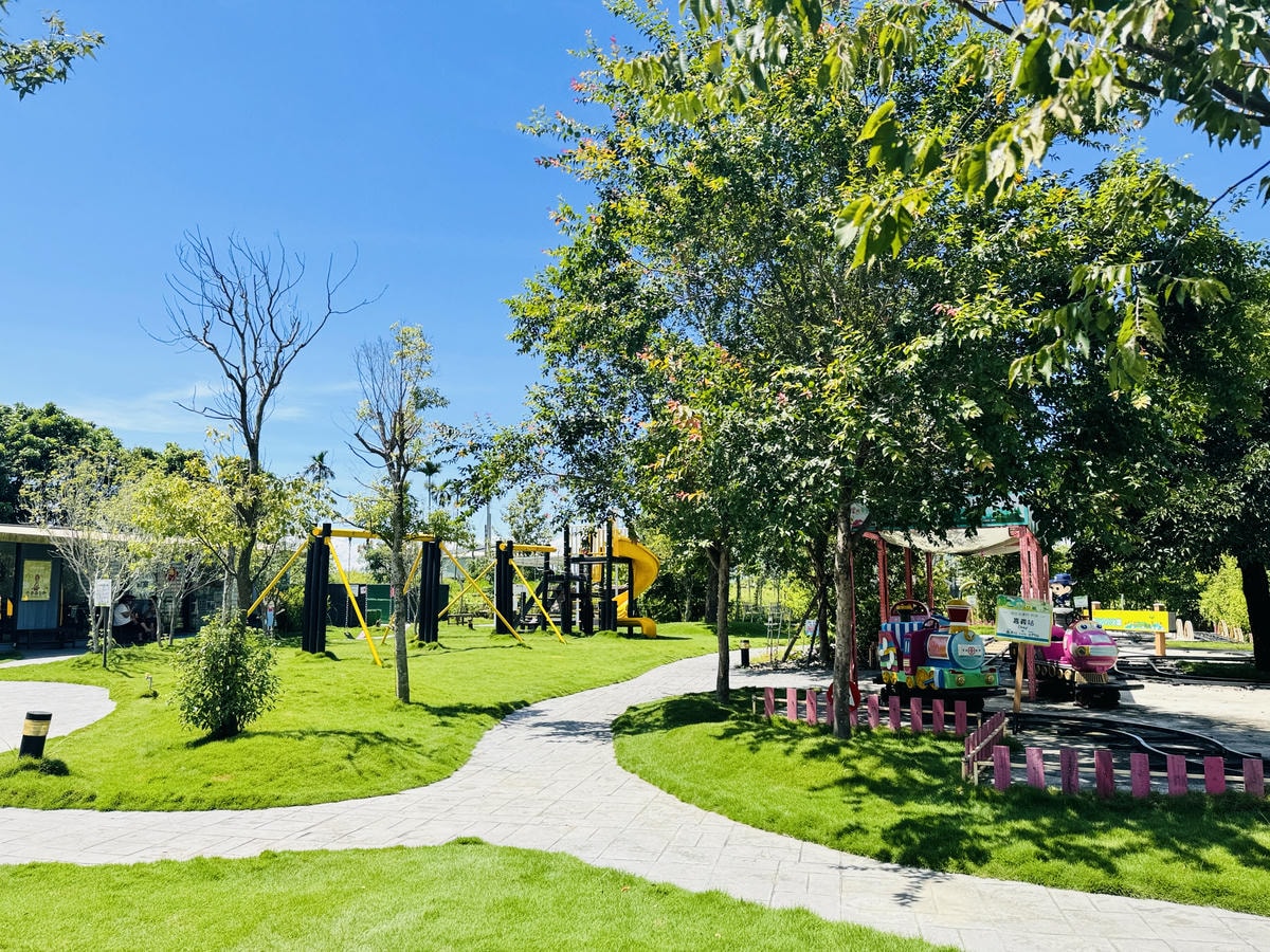 ★嘉義親子景點推薦★可愛繽紛的『果然茶香觀光園區』,騎車車、 ★嘉義親子景點推薦★可愛繽紛的『果然茶香觀光園區』,騎車車、