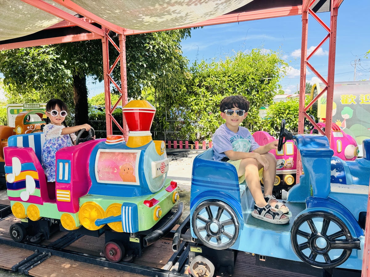 ★嘉義親子景點推薦★可愛繽紛的『果然茶香觀光園區』,騎車車、 ★嘉義親子景點推薦★可愛繽紛的『果然茶香觀光園區』,騎車車、
