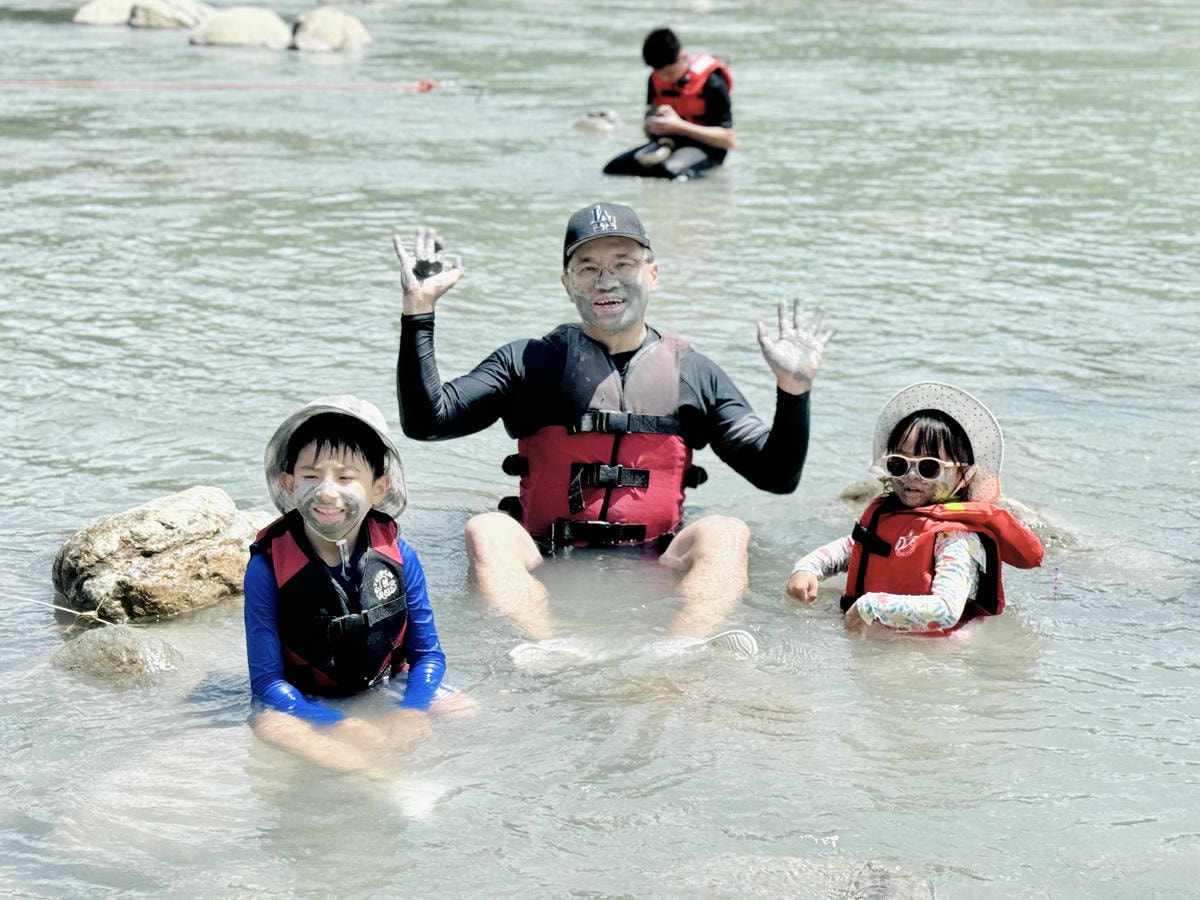 ★嘉義親子露營住宿推薦★『築夢森居』體驗一泊二食野奢露營車，