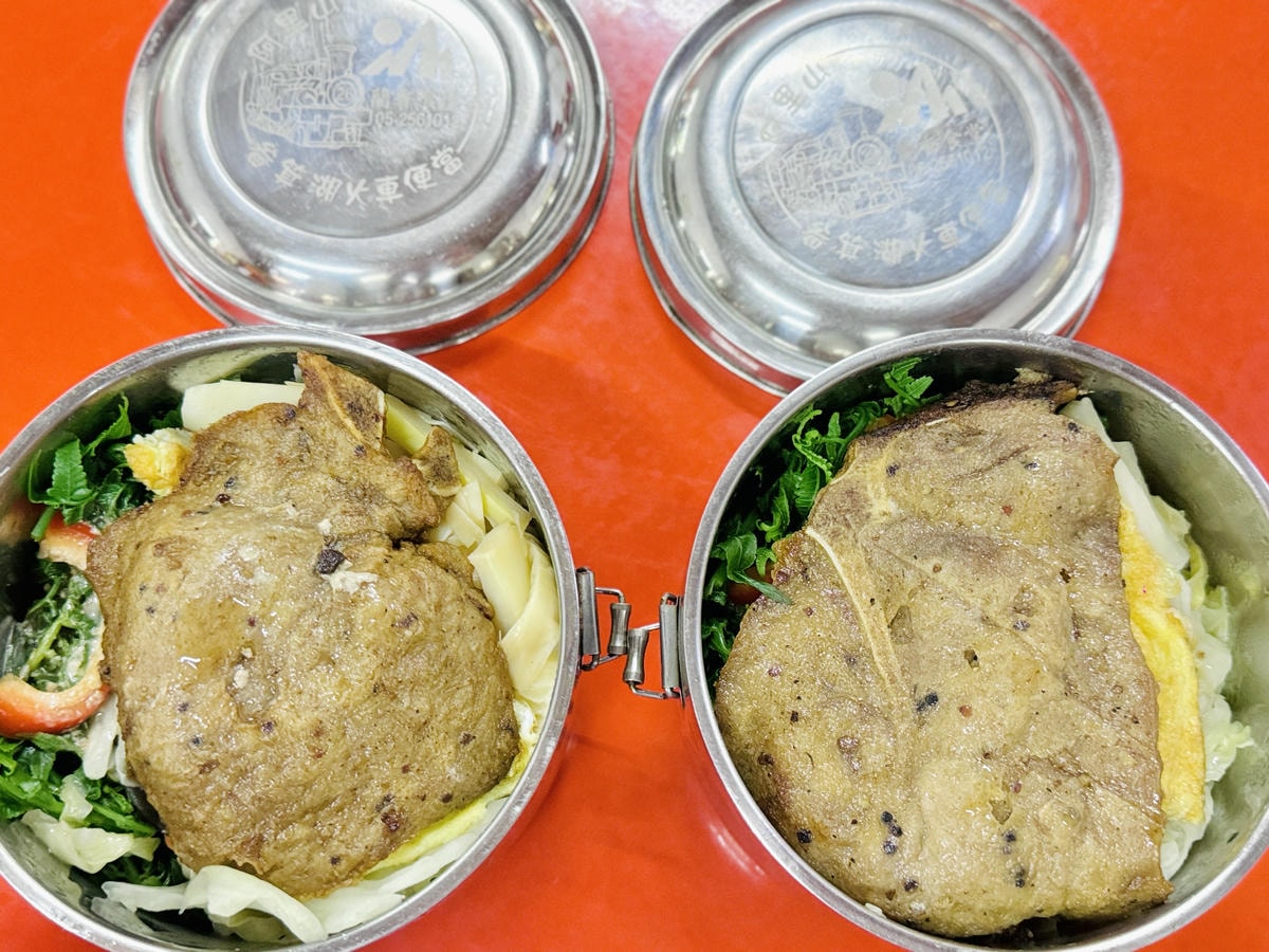 ★嘉義親子露營住宿推薦★『築夢森居』體驗一泊二食野奢露營車，