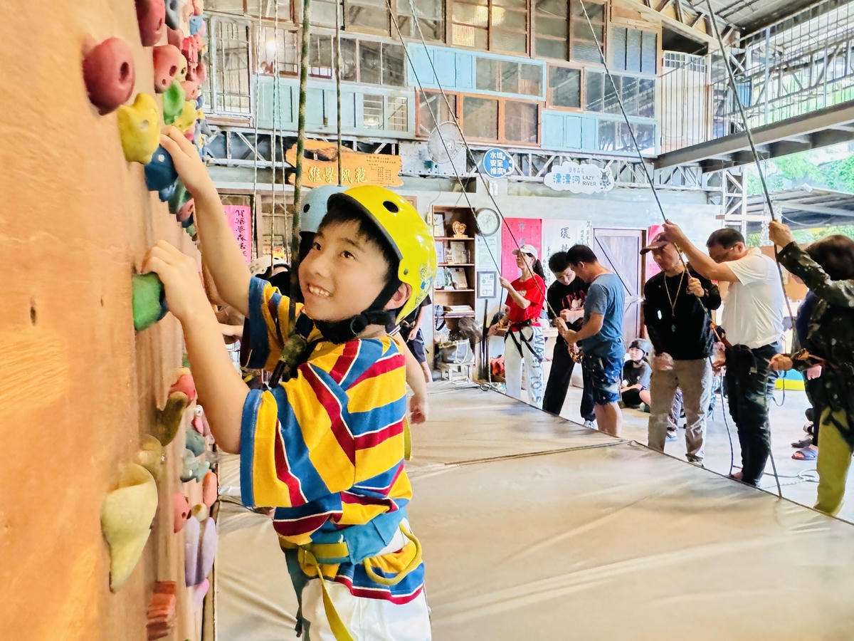 ★嘉義親子露營住宿推薦★『築夢森居』體驗一泊二食野奢露營車，
