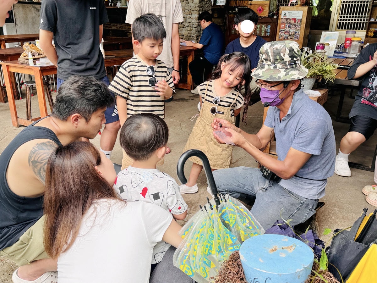 ★嘉義親子露營住宿推薦★『築夢森居』體驗一泊二食野奢露營車，