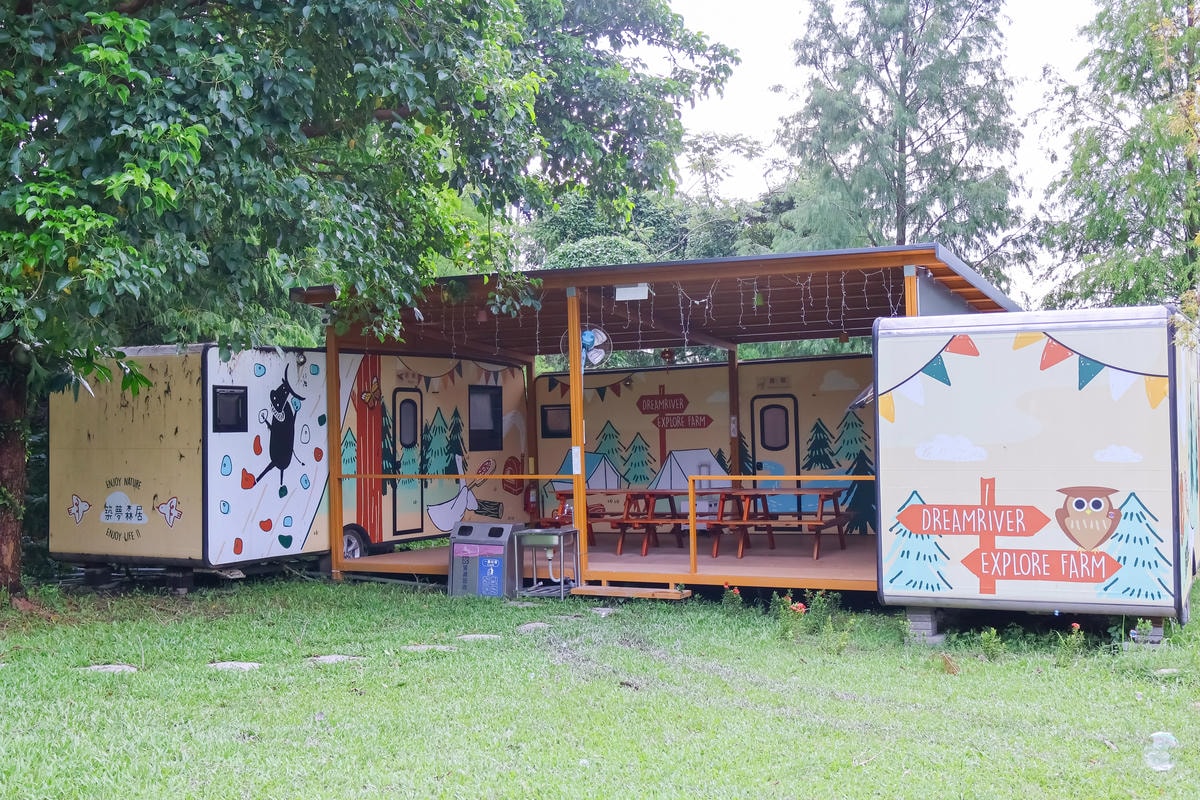 ★嘉義親子露營住宿推薦★『築夢森居』體驗一泊二食野奢露營車，