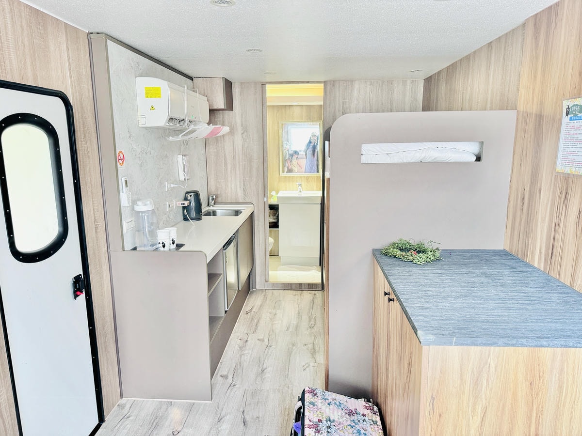 ★嘉義親子露營住宿推薦★『築夢森居』體驗一泊二食野奢露營車，