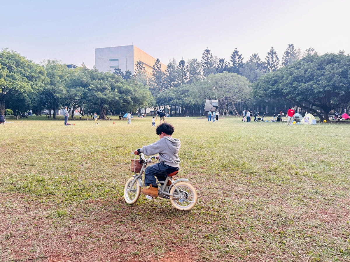 ★桃園★國立中央大學*免費的親子景點好去處,優美的園區、大草 ★桃園★國立中央大學*免費的親子景點好去處,優美的園區、大草