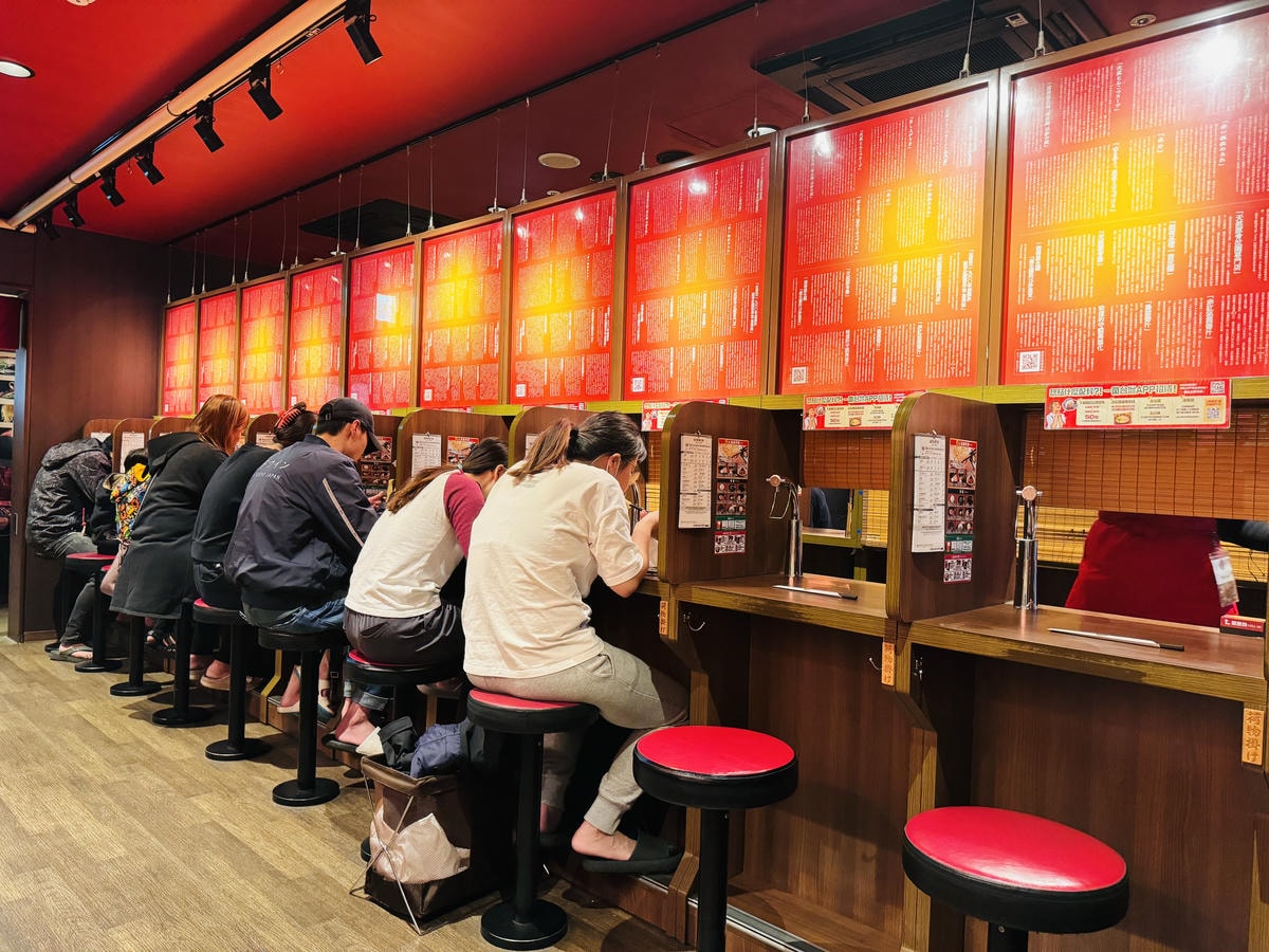 ★台北美食推薦★超夯『一蘭拉麵』攻略,每日招待2位12歲以下 ★台北美食推薦★超夯『一蘭拉麵』攻略,每日招待2位12歲以下