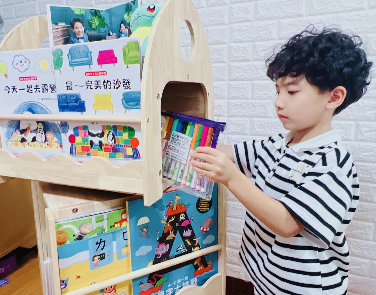 ★好物分享★ Man & Kids 無限探索旋轉書櫃,超推薦 ★好物分享★ Man & Kids 無限探索旋轉書櫃,超推薦